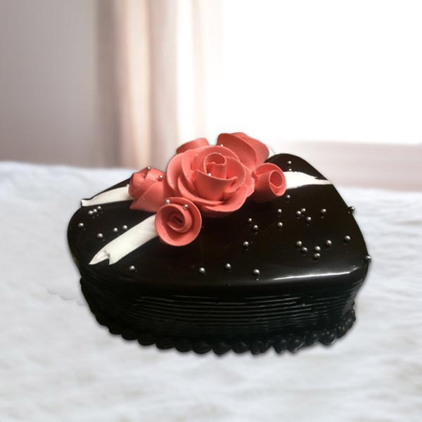 Send Delicious Heart Shape Chocolate Cake Online