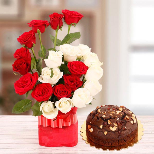 Send Dry Cake with White N Red Roses Online