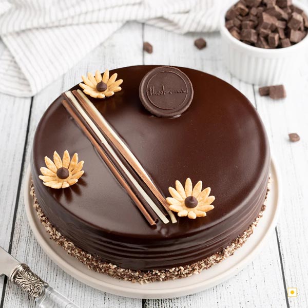 Send Floret Topped Chocolate Truffle Cake Online