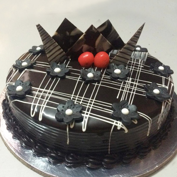 Send Flowery Chocolate Cake Online