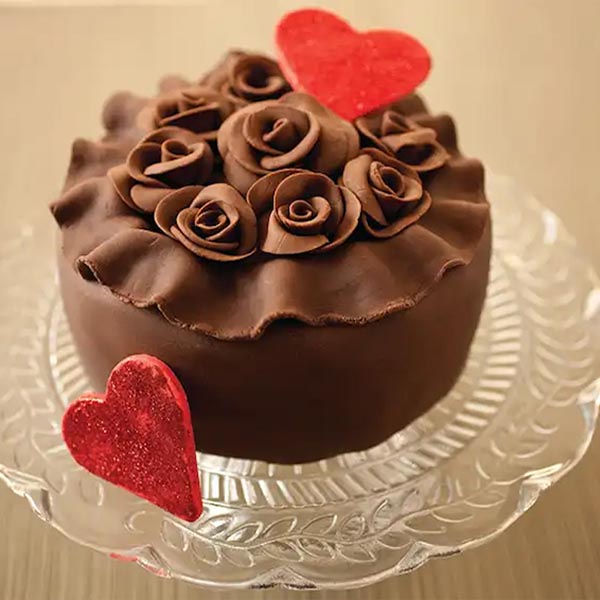 Send Fondant Chocolate Cake for Valentine  Online