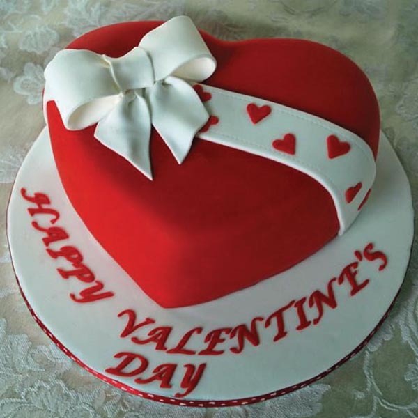 Send Heart Shape Strawberry Designer Valentine Cake   Online