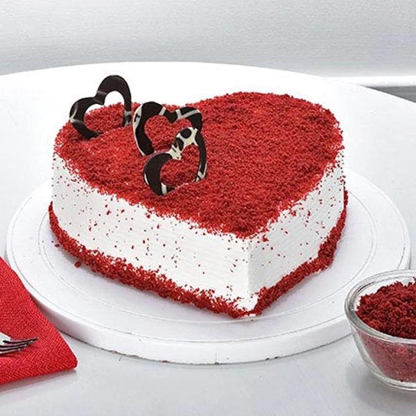 Send Lip Smacking Heart Shaped Red Velvet Cake Online