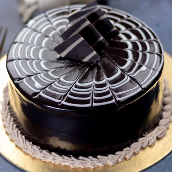Send Lip-Smacking Rich Truffle Chocolate Cake Online