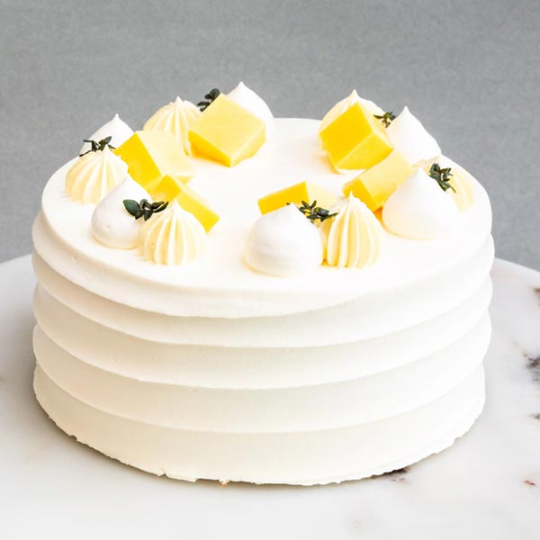 Send Mango Topped Vanilla Cake Online