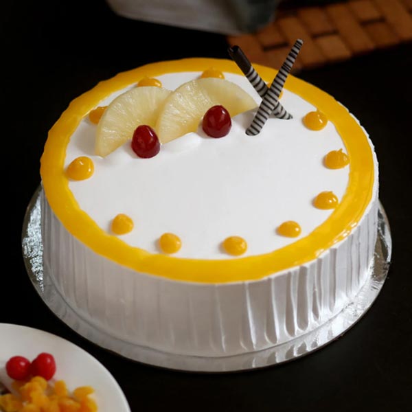 Send Mouthwatering Pineapple Cake Online