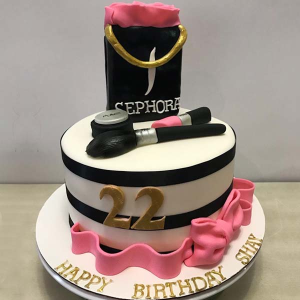 Send Personalized Makeup Artist Cake Online