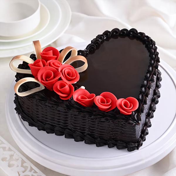 Send Rosy Heart Shape Chocolate Cake Online