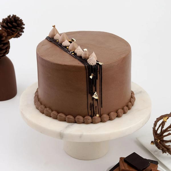 Send Scrumptious Truffle Chocolate Cake Online