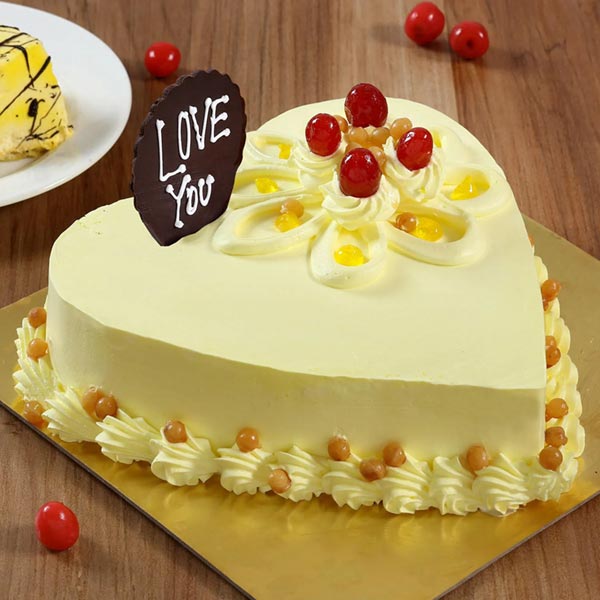 Send Sumptuous Heart Shape Butterscotch Cake Online