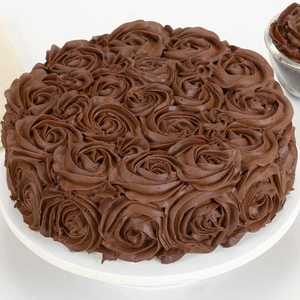 Send Swirly Cream Chocolate Cake Online