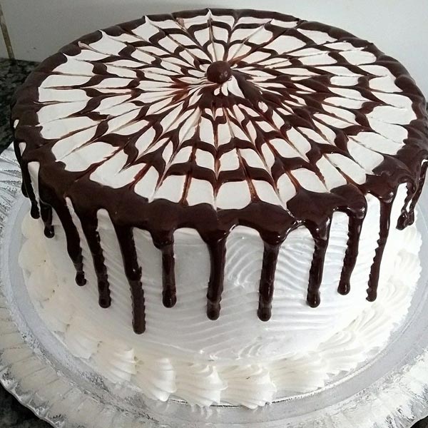 Send Tasteful Chocolate Cake Online
