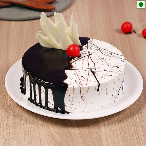 Send Tasty Choco Vanilla Cake Online