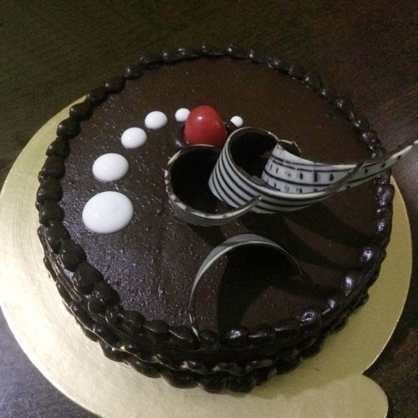 Send Tempting Chocolate Cake Online