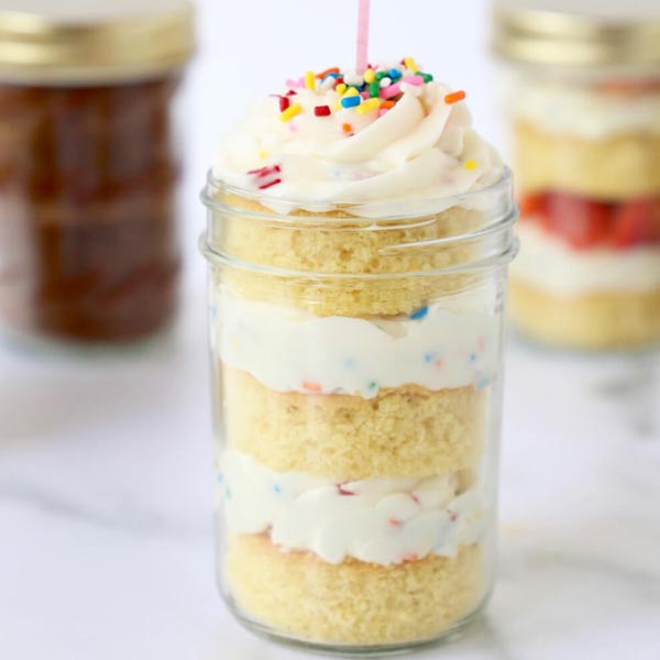 Send Vanilla Cake in Jar Online
