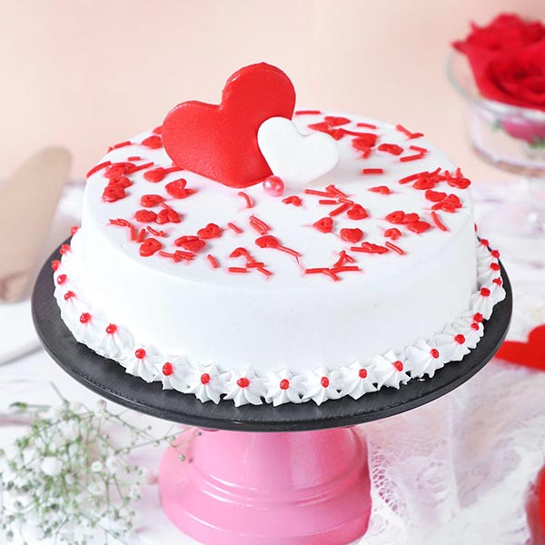 Send Yummy Pineapple Cake for Valentines Day  Online
