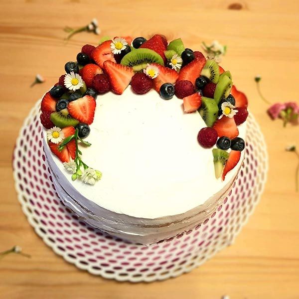 Send Yummy Vanilla Fruit Cake Online